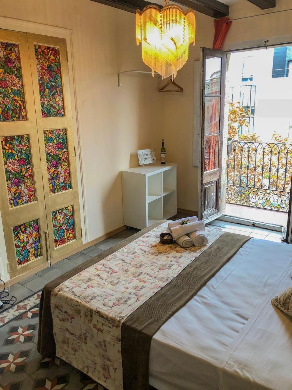 La Isla Hostal Barcelona Exterior photo